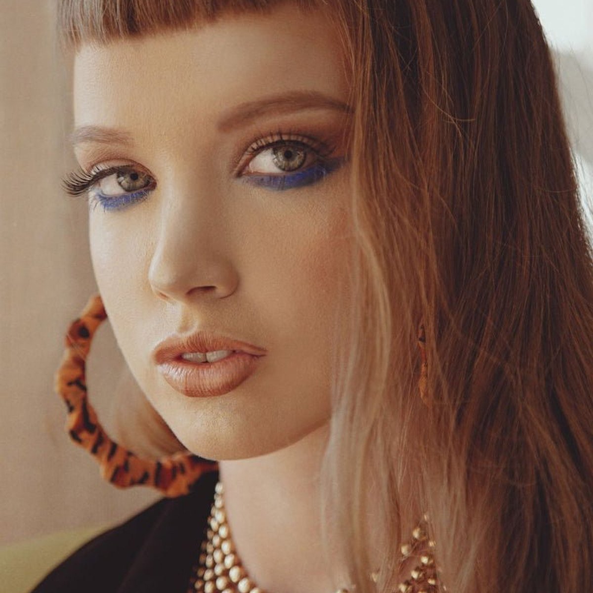 Sculpted Hoop Earrings - Image 3
